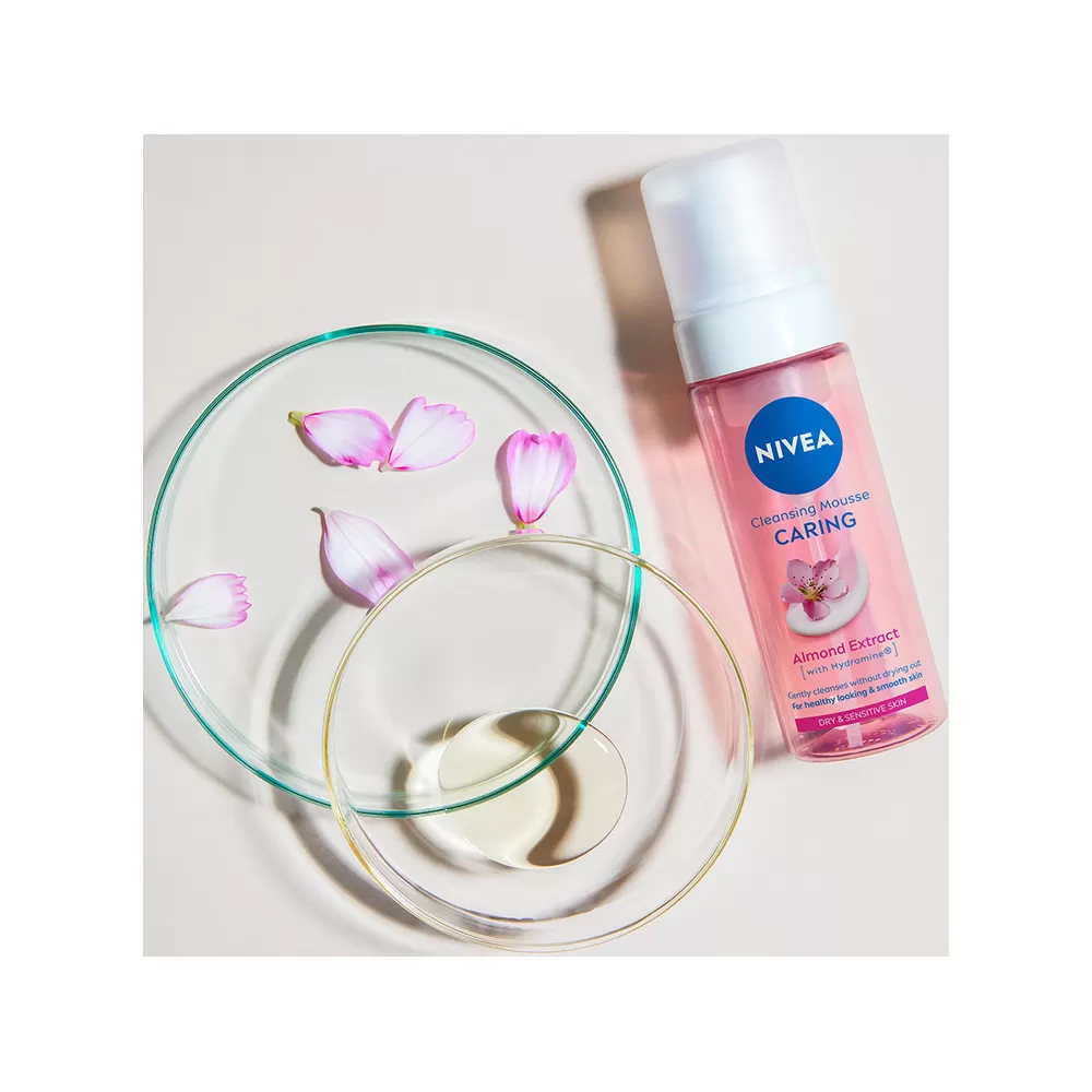 Nivea Glow Cleansing Mousse - 150 ml.
