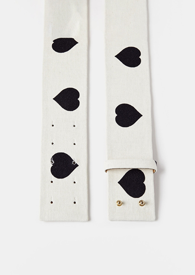 Ceinture Laurenécrue en cuir à motif coeur noir