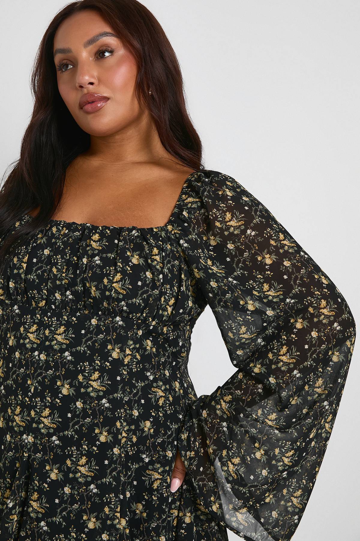 boohoo Skater Godet en chiffon à motif floral Plus