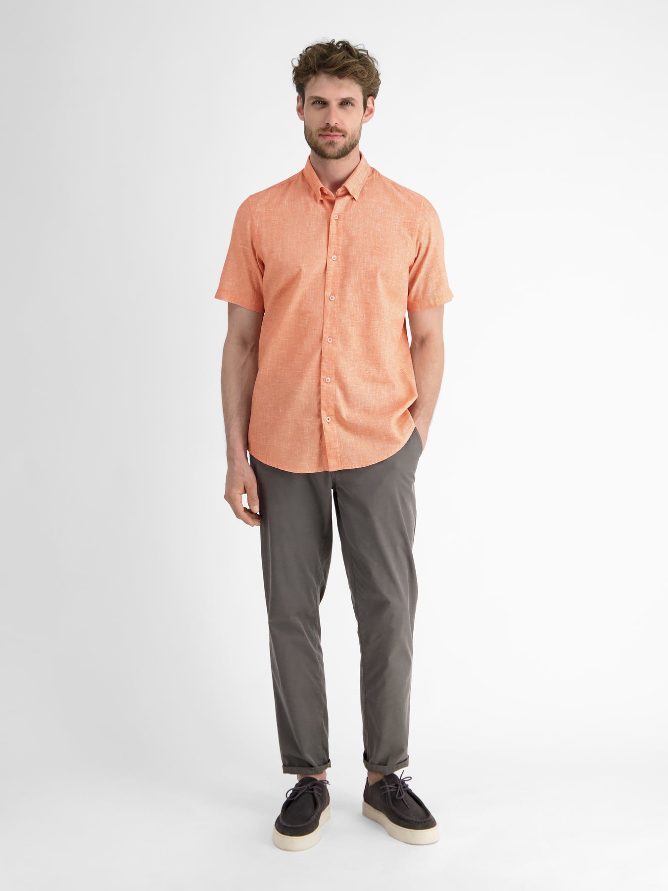 Kurzarmhemd mit verdecktem Button-down-Kragen