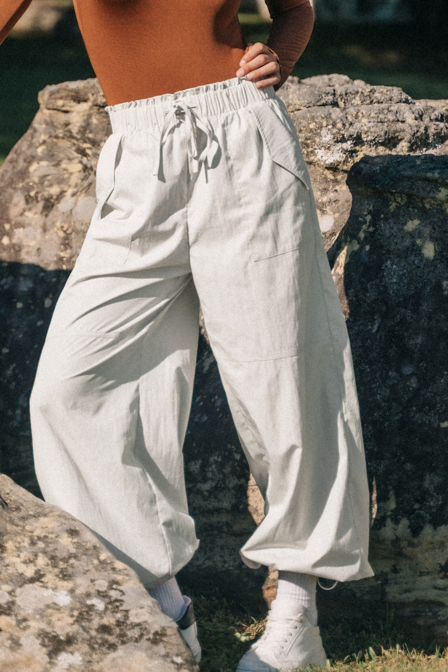 Pantalon à jambes trapèze et taille élastique blanc