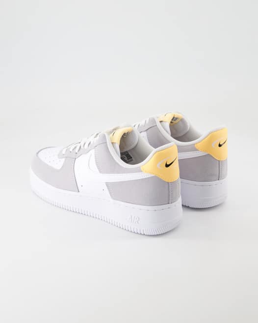 Nike FQ7779-001 Sneaker in Grau