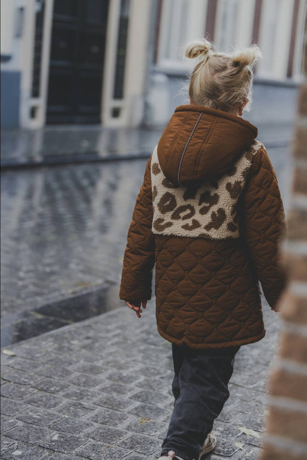LOOXS gewatteerde jas met panterprint bruin