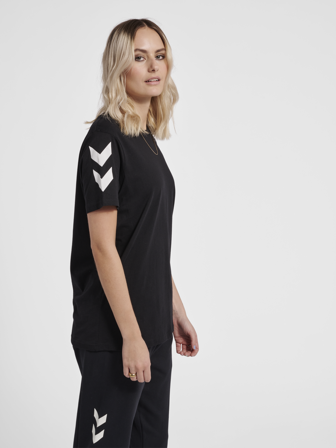 hmlLEGACY CHEVRON T-SHIRT