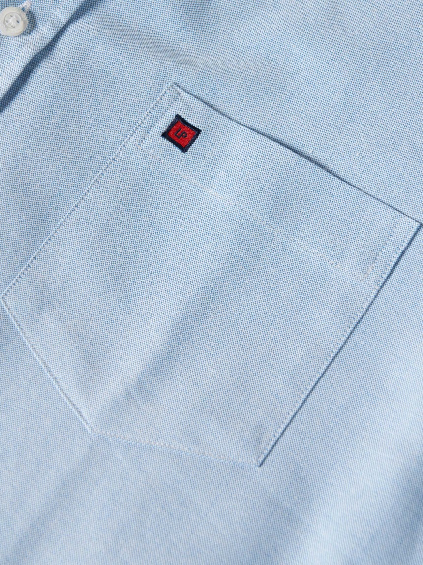 Camisa regular fit de algodão em cor lisa