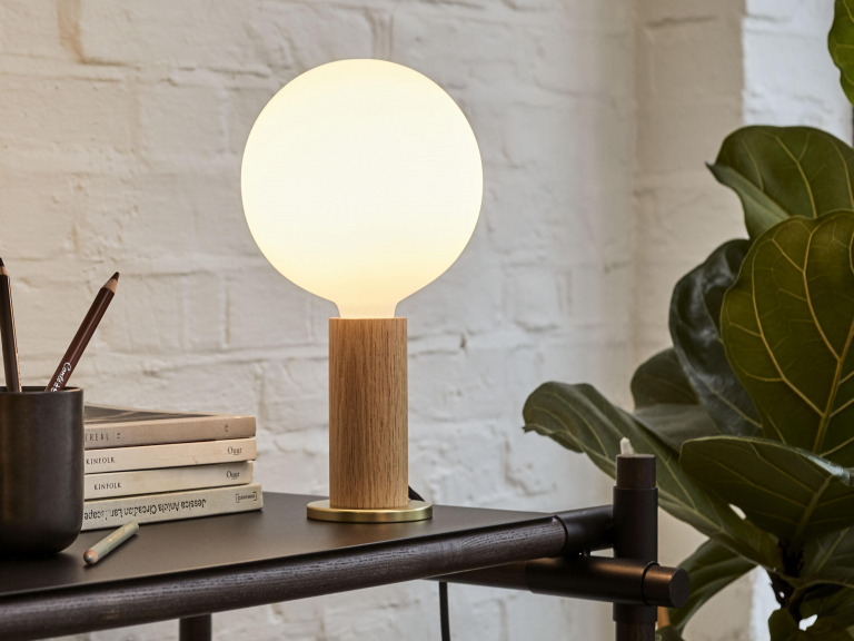 Tala LED Knuckle tafellamp met dimmer eiken