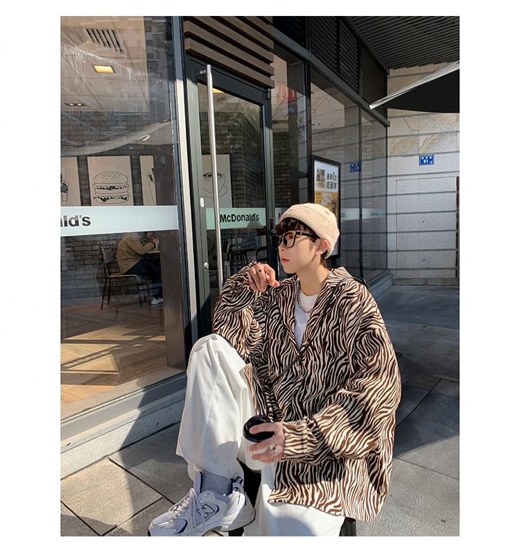 Femilina - Oversized shirt met lange mouwen, reverskraag en zebraprint