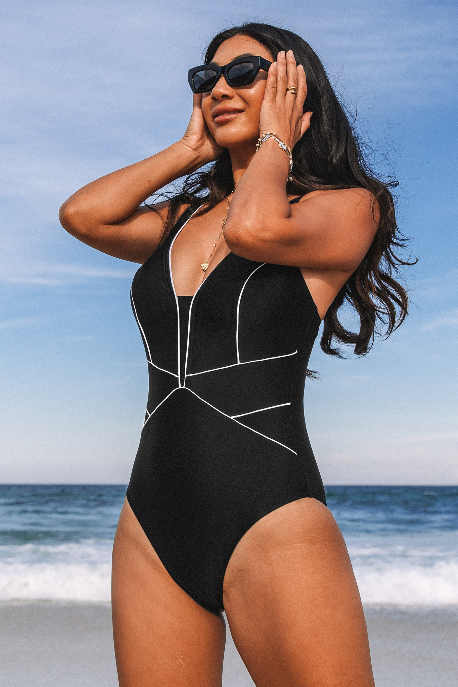 Maillot de bain une pièce ventre plat avec col plongeant monochrome