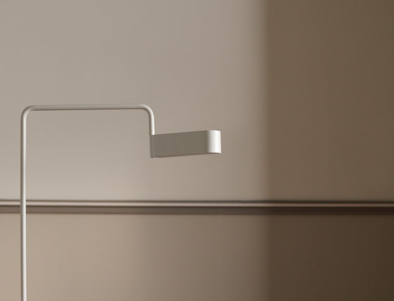 Bolia Scribe vloerlamp messing