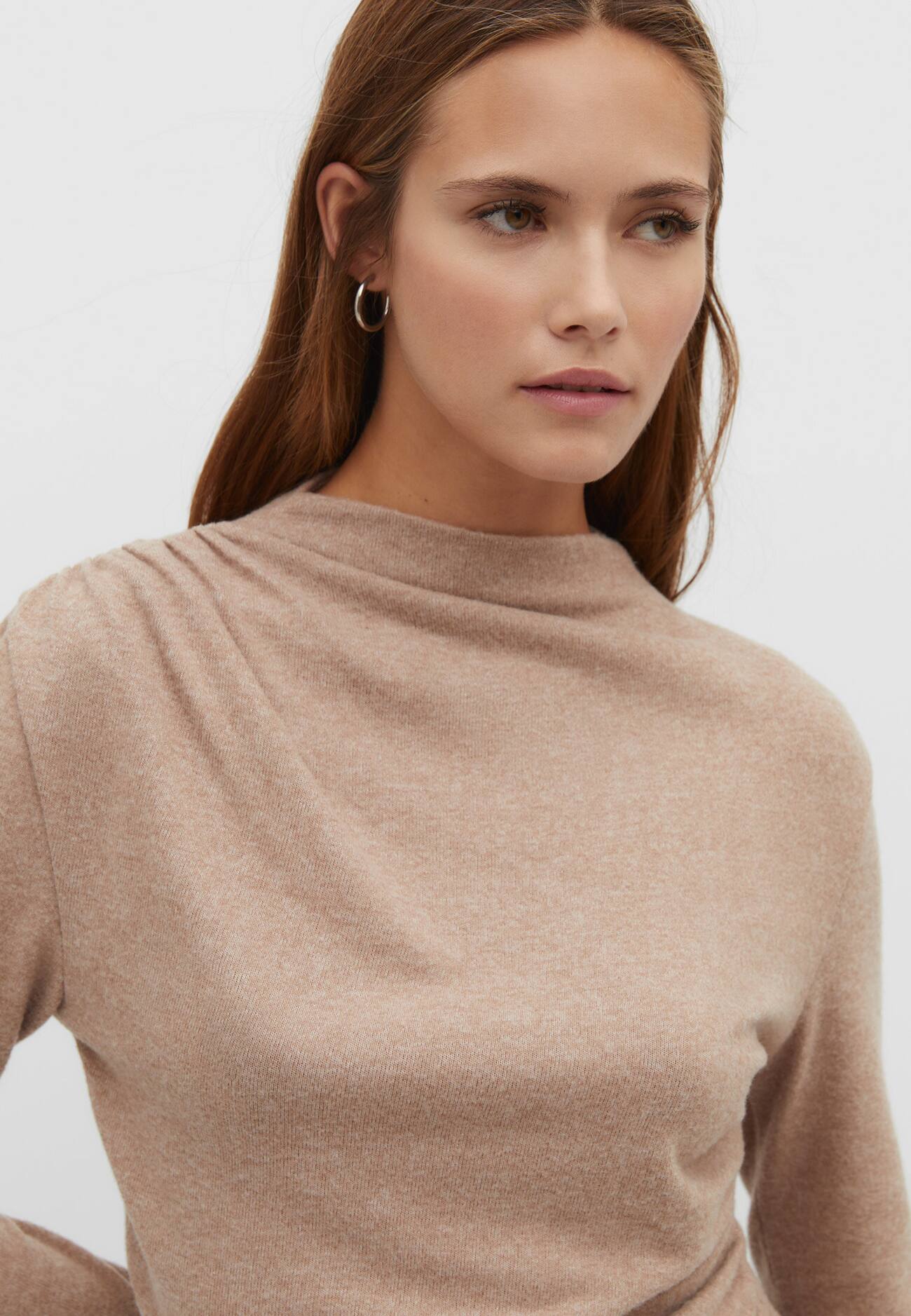Camiseta ajustada com textura aveludada