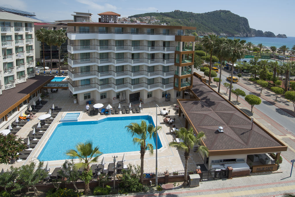 Riviera Hotel & Spa Halfpension - Hotel