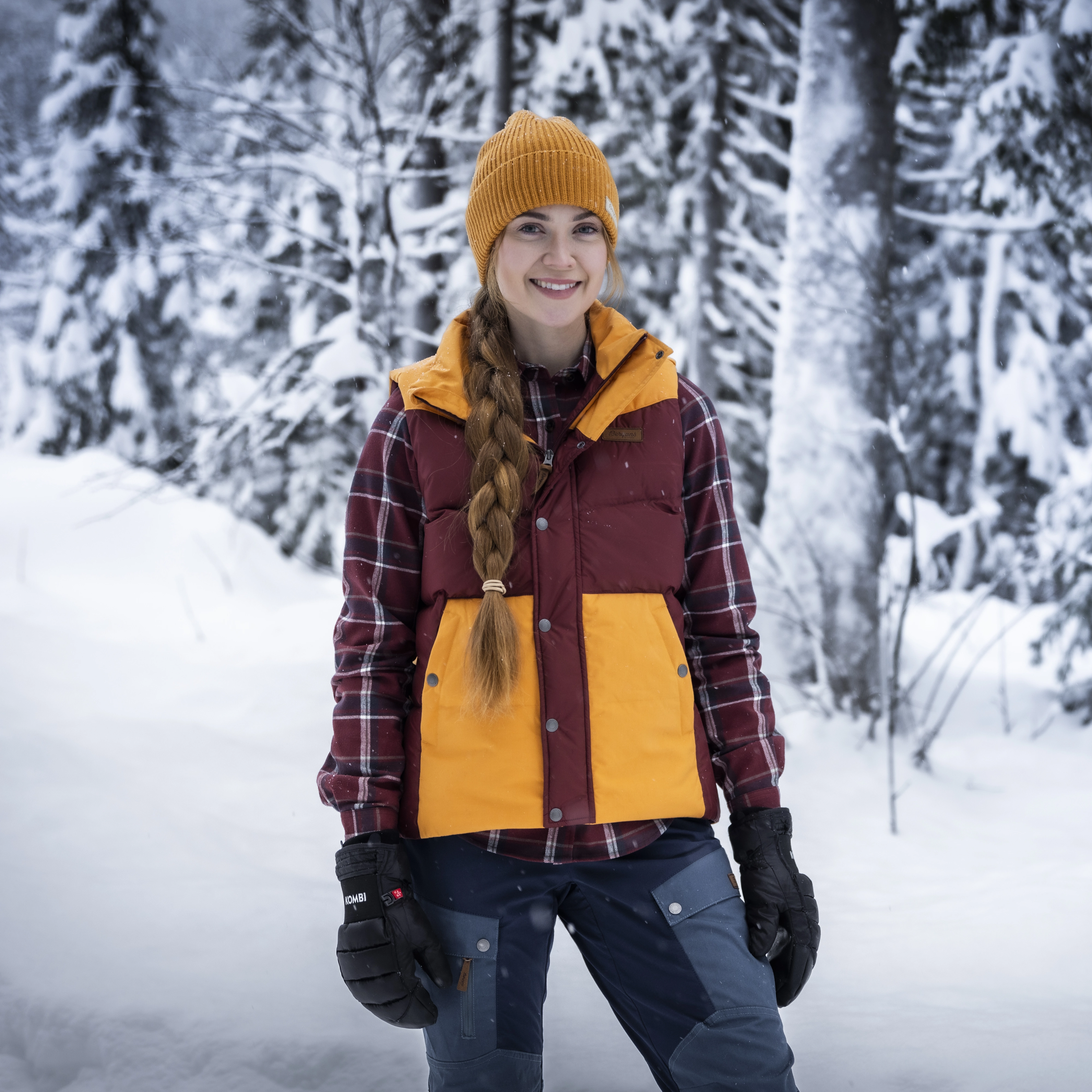 Nordmarka Outdoor Down Vest Women Amarone Red / Golden Field