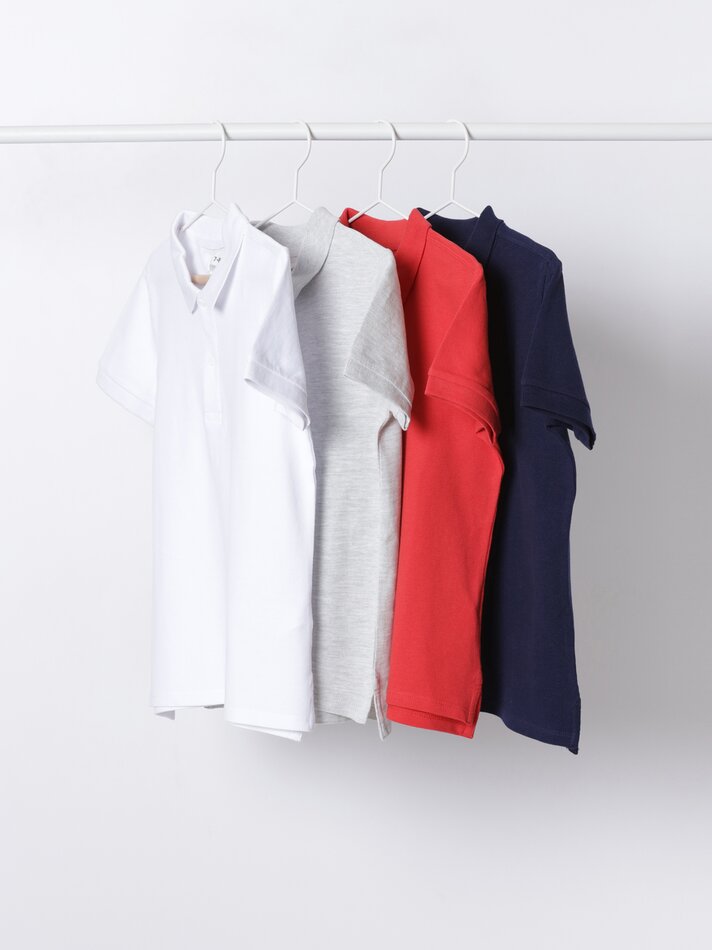 Pacote com 4 camisas polo básicas - Brancas