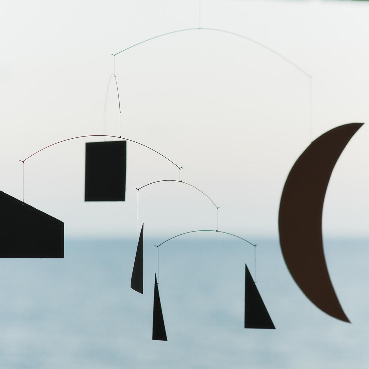Ferm Living Phase Mobiel - Zwart / Goud