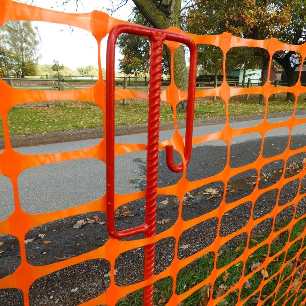 Afzethekset: 4 afzethouders + 10m oranje veiligheidshek, 150g/m²