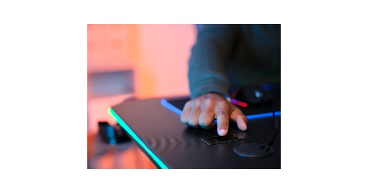 TrustGXT 709 Luminus RGB-gamingbureau gaming desk  (Zwart)