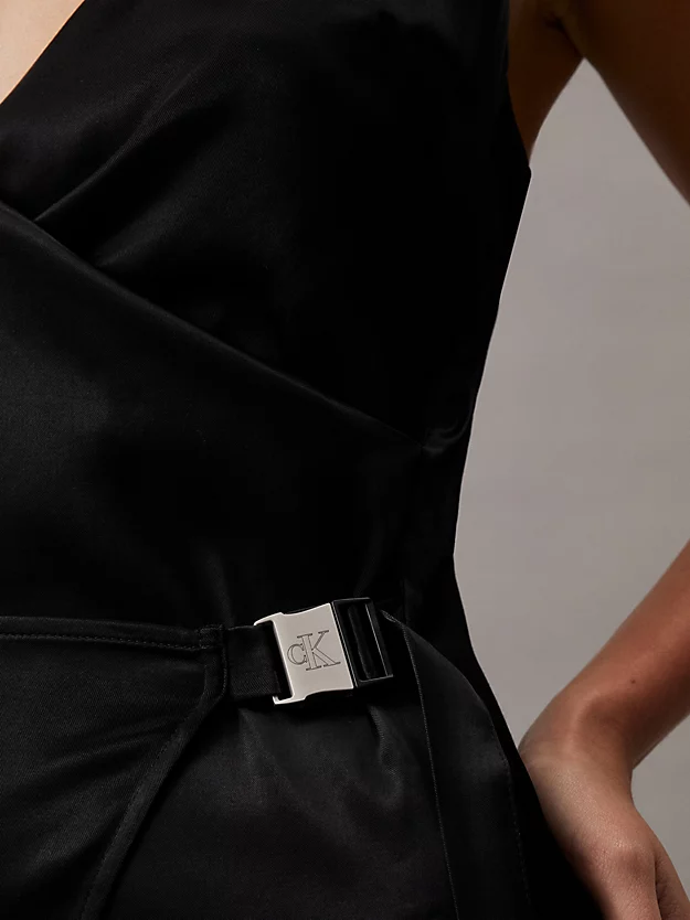 Vestido envelope de cetim