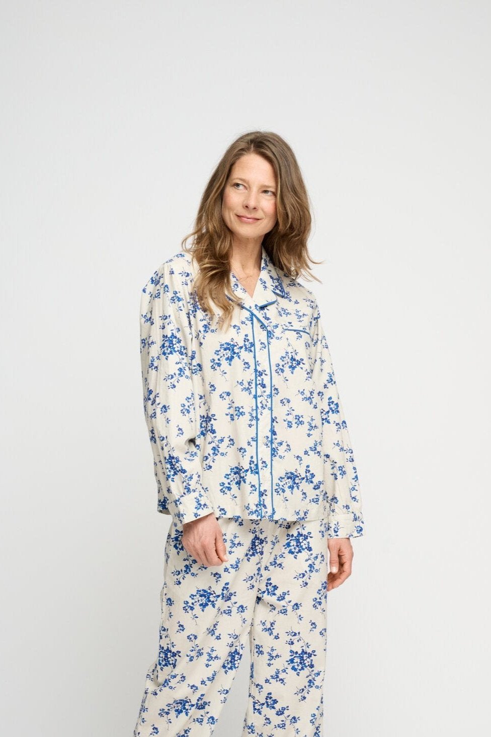 Moshi Moshi Mind  Bea poplin natskjorte - blue flower