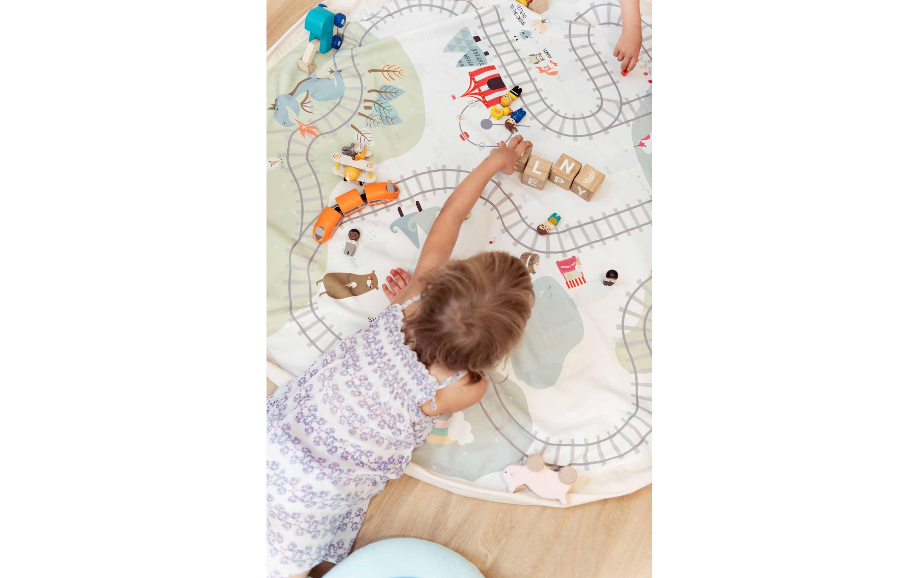 Spielzeugtasche Play & Go Train2-in-1-Funktion: Aufbewahrungssack und Spielmatte