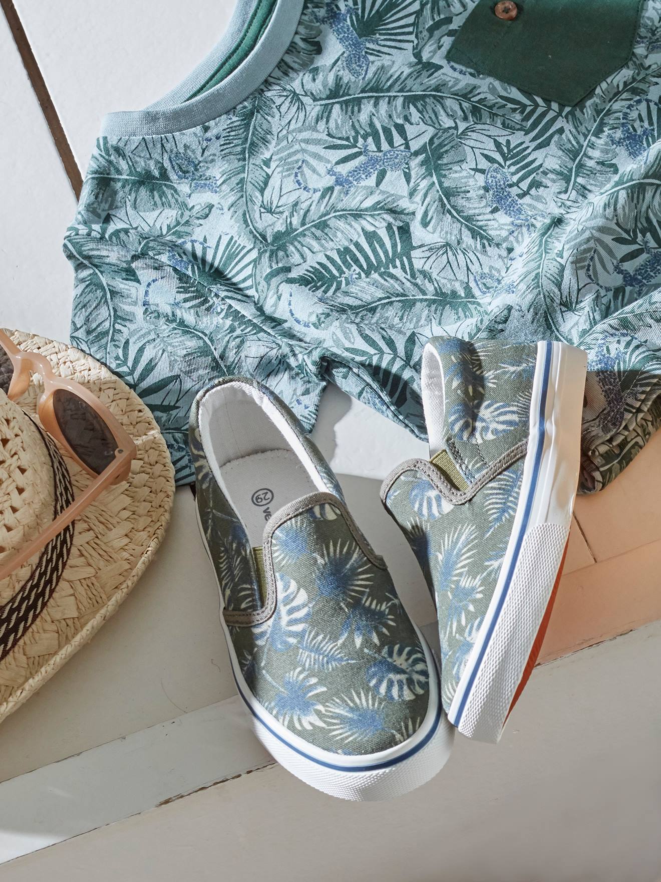 Tênis slip-on verde-escuro estampado para meninos
