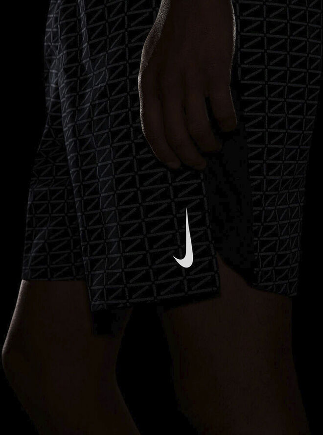 Nike Challenger Run Division Shorts Sort