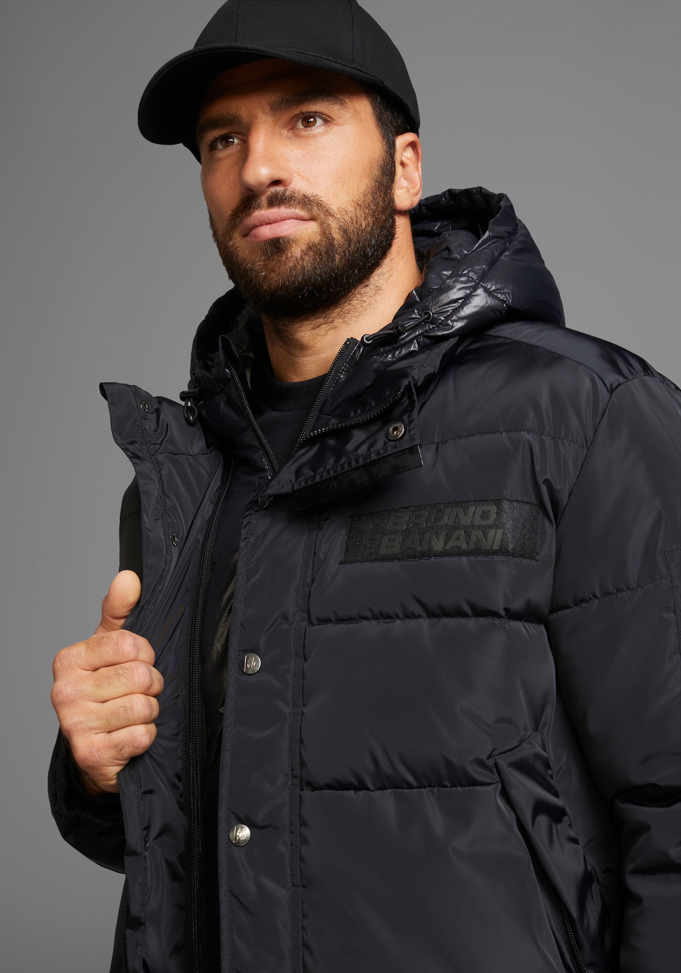 Bruno Banani Winterjacke mit Kapuze wärmendes Material,  hochschliessender Kragen,  verstellbare Kapuze