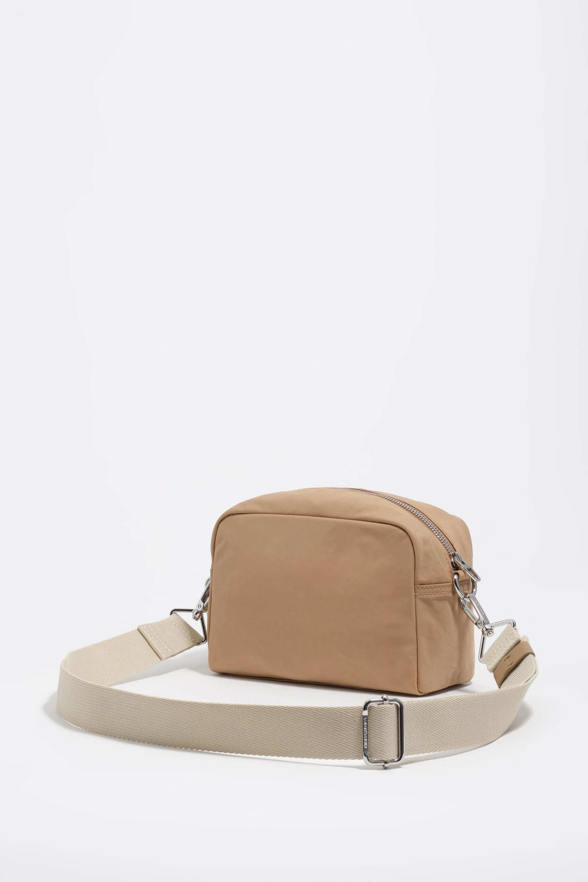 Bolsa transversal de nylon cor camelo