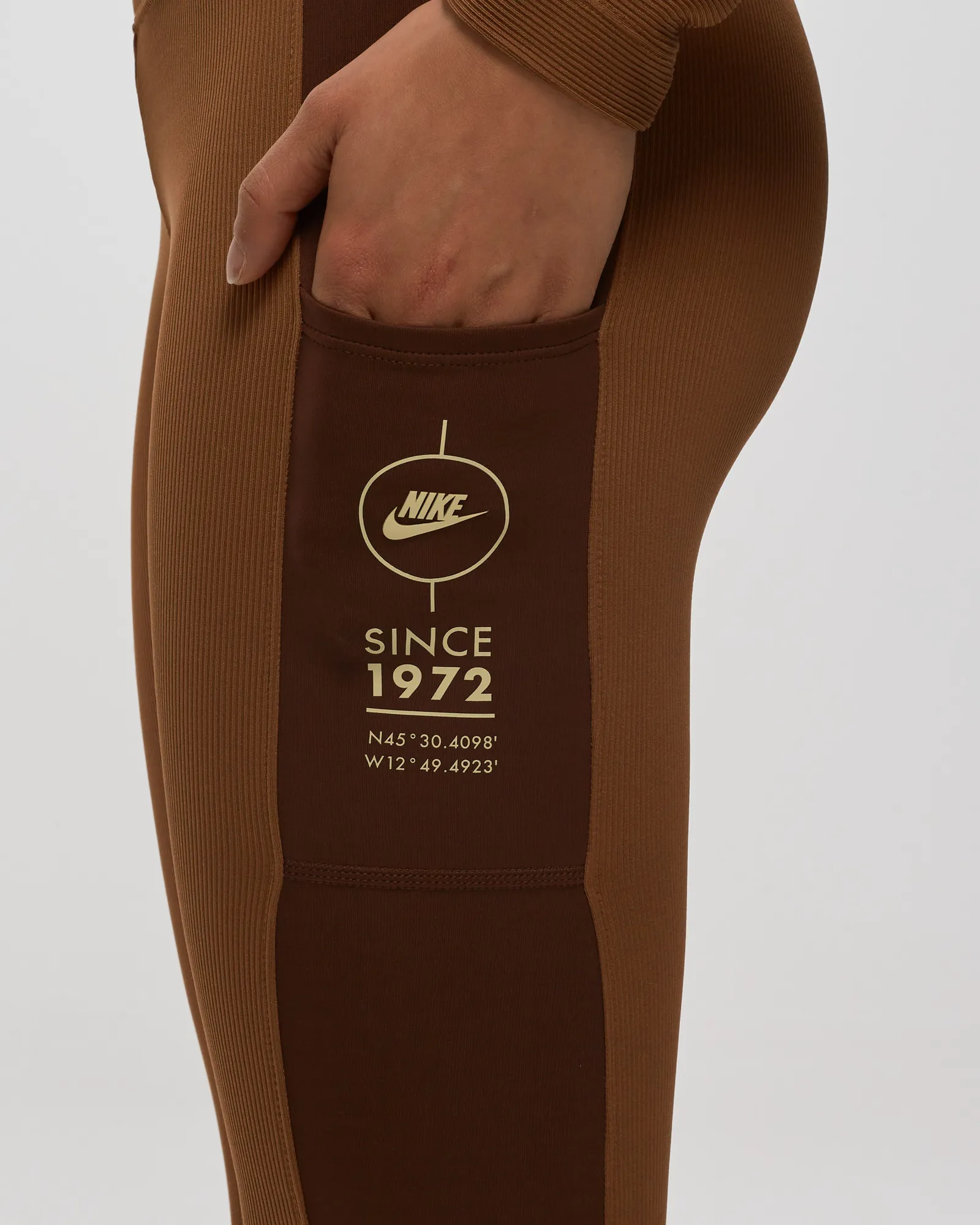 Nike WMNS RIBBED UTILITY LEGGINGS