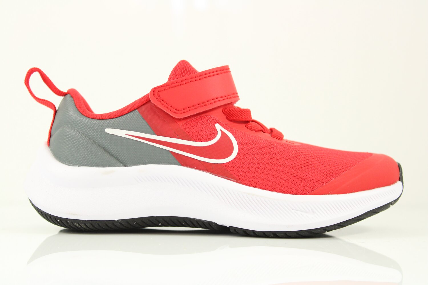 Nike Sneaker