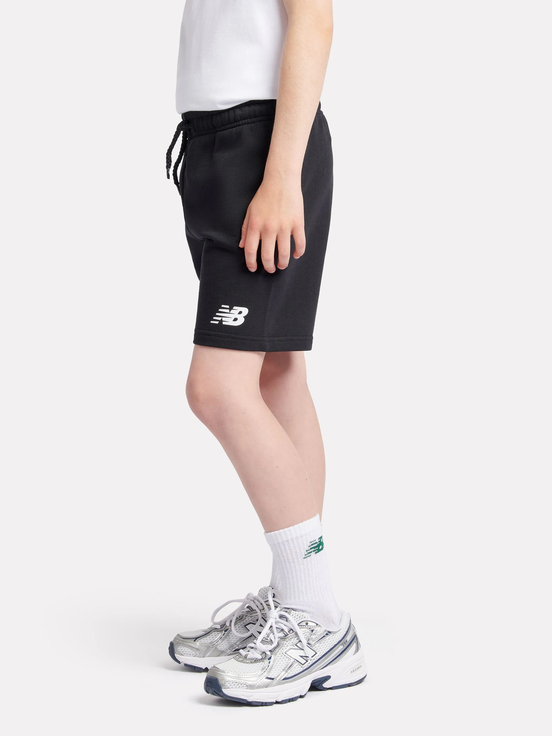 Zwart - New Balance French Terry katoenen shorts met gestapeld logo