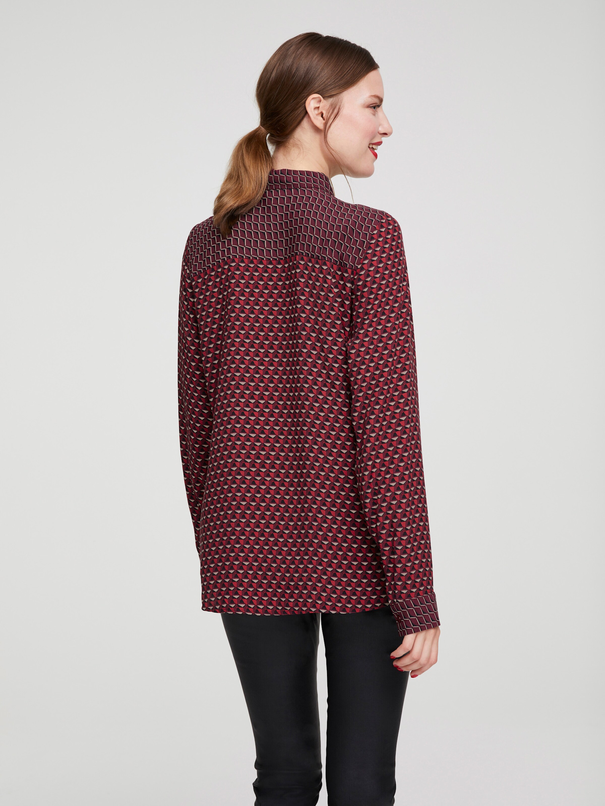 heine Druckbluse in dunkelbeere-sand