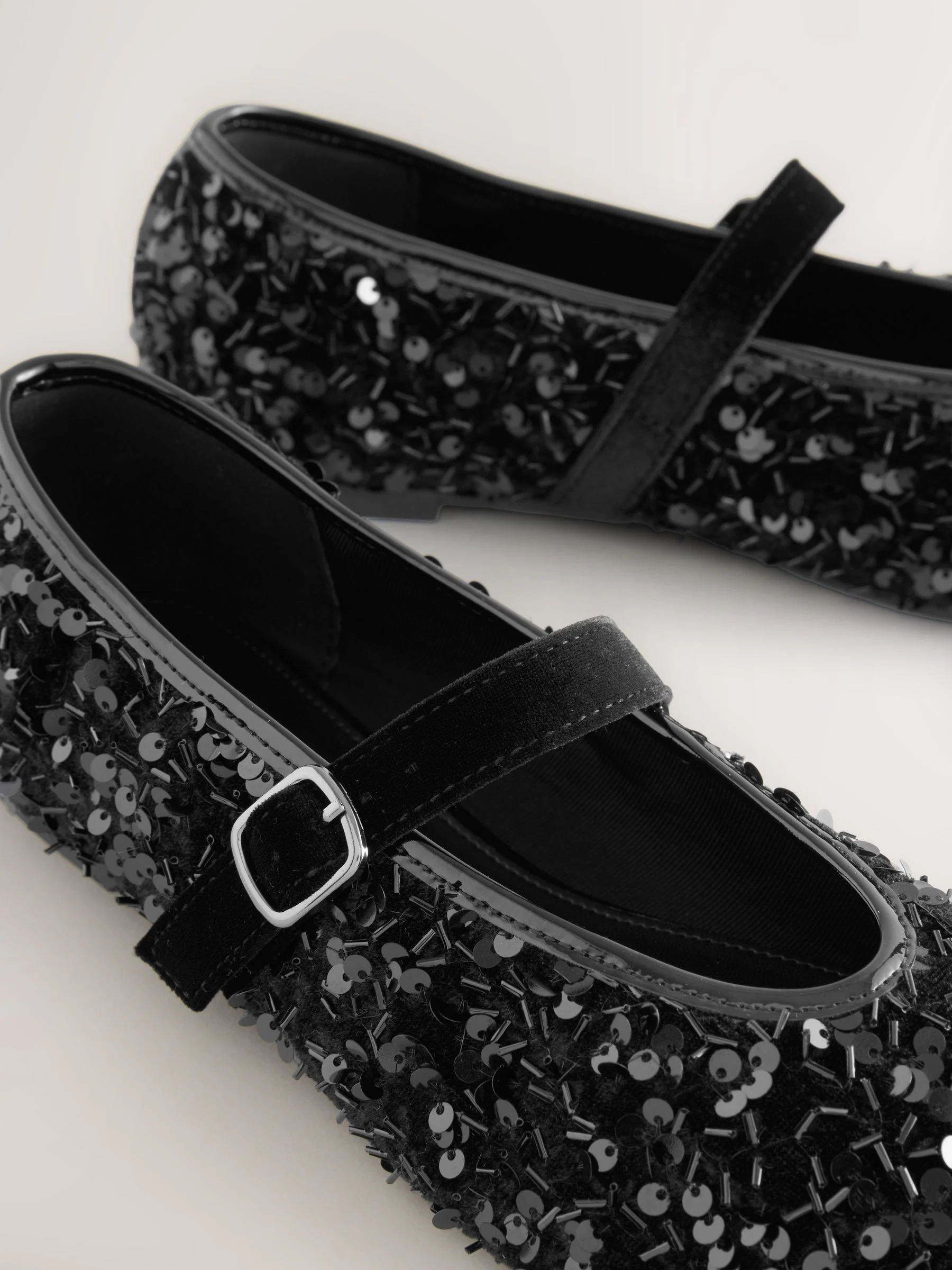 Zwart - Forever Comfort® Embellished Sequin Mary Jane Shoes