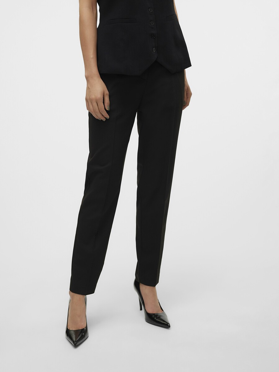VERO MODA<br>Calças retas e afuniladas