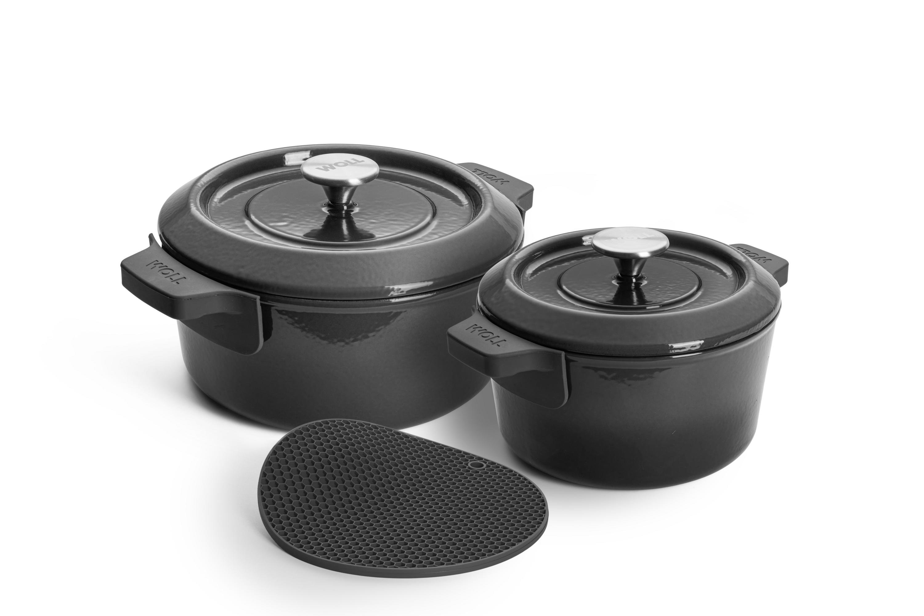 Iron Topf-Set, Ø 24 + 20 cm, mit Silikon-Untersetzer - Farbe: Carbon Grey von WOLL