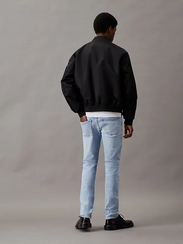 calça jeans justa