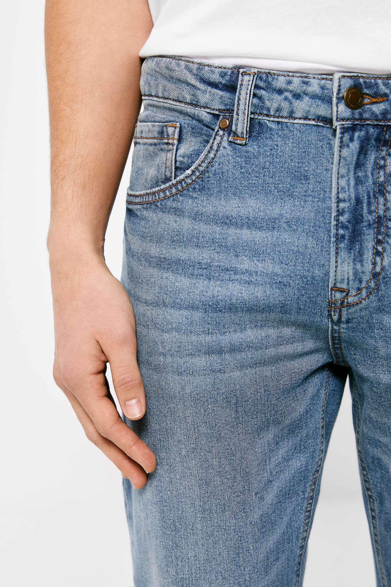 Calça jeans slim de lavagem média - azul médio