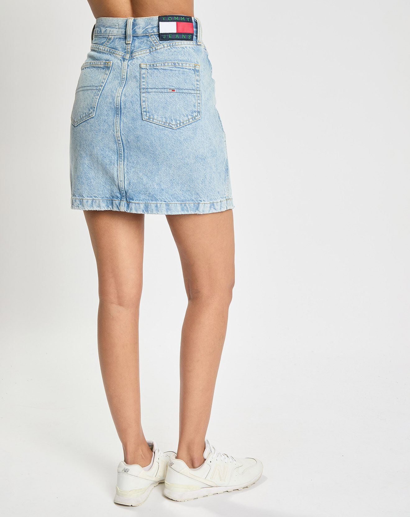 Tommy Jeans Jupe Regular en Jean Mom bleu clair