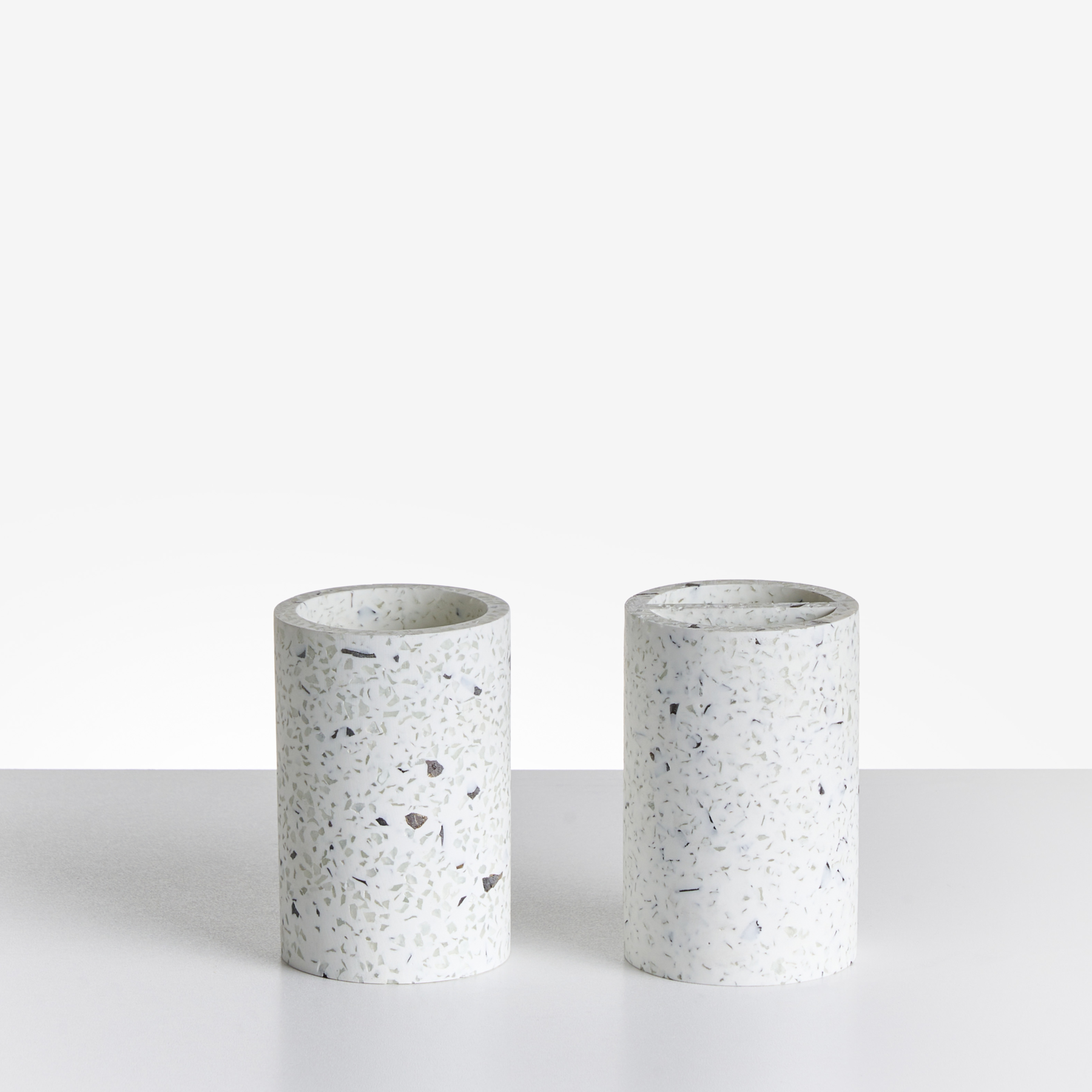 Beliani - PERENE - Badkameraccessoireset - Terrazzo wit - Polyresin