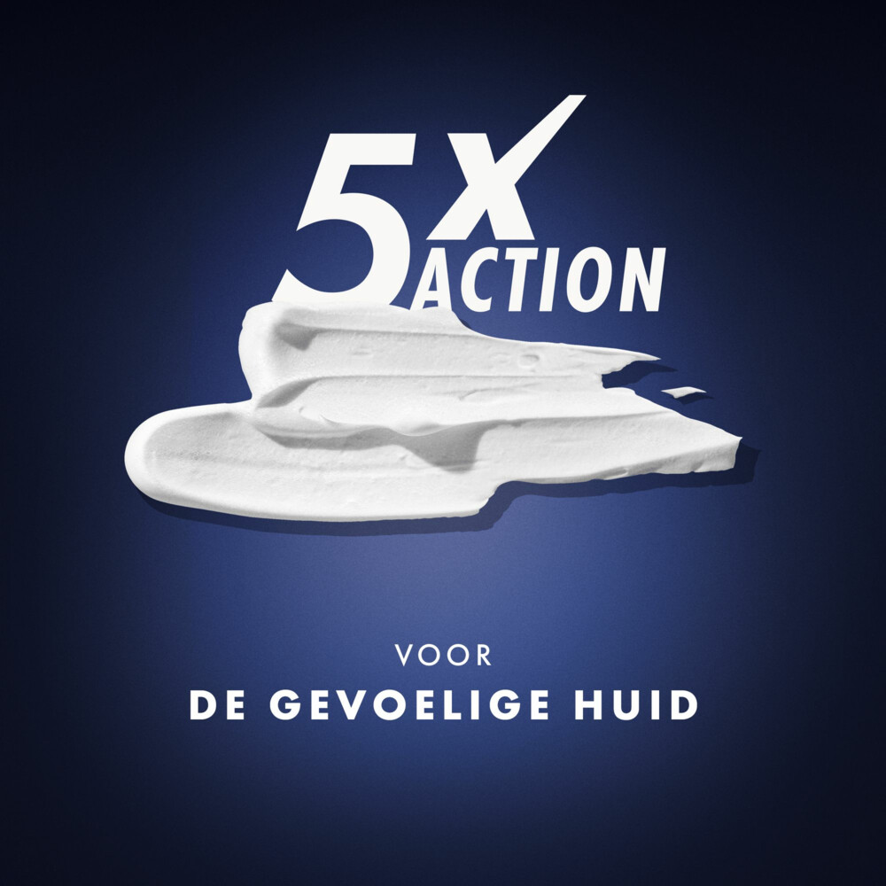 Gillette Fusion Scheerschuim Met Amandelolie Voor De Gevoelige Huid250 ml