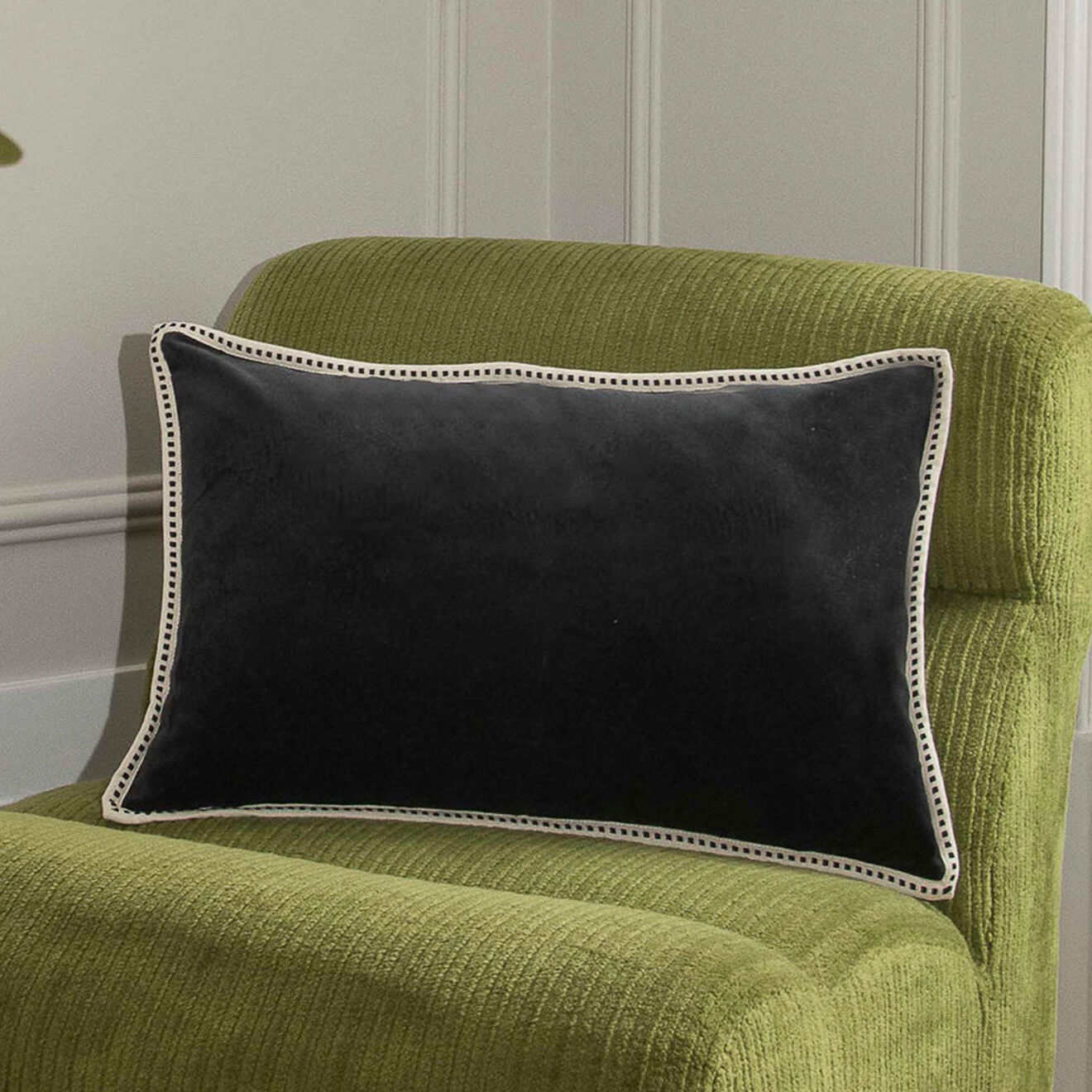 Febronie Housse de coussin velours Ella charbon