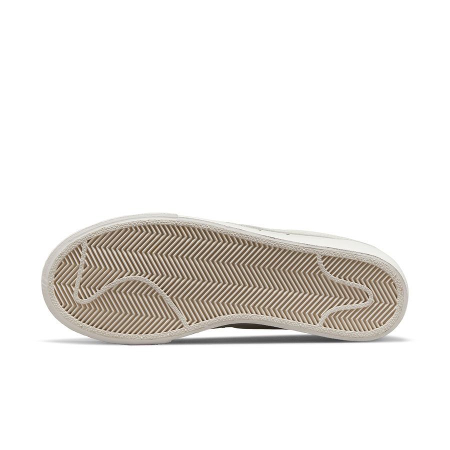 Nike Chaussures Blazer Low Platform - Blanc Cassé/Noir Femme