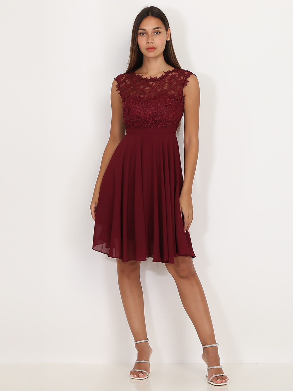 Robe avec dentelle- Bordeaux