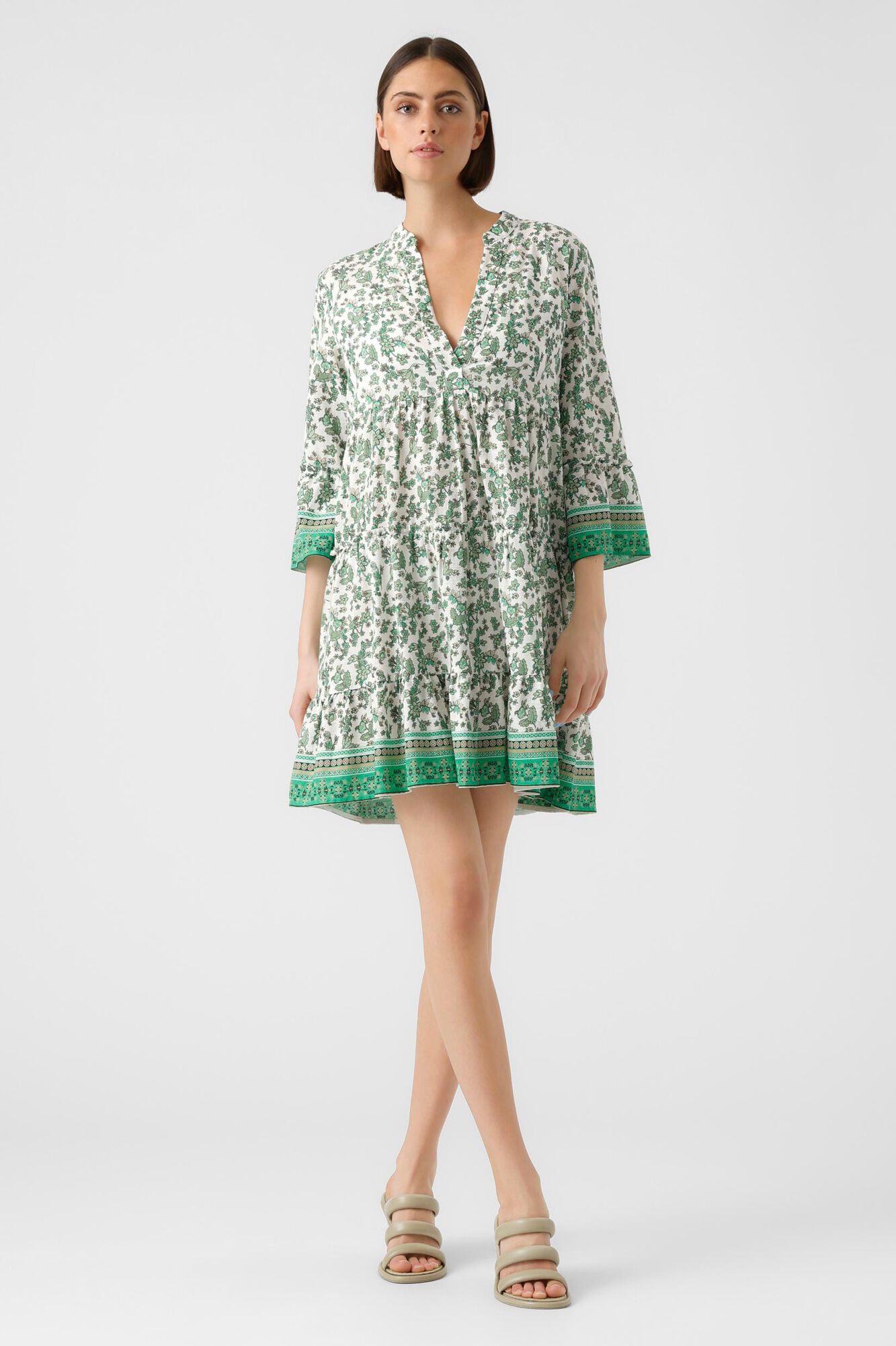 Vestido curto de manga 3/4 - Verde