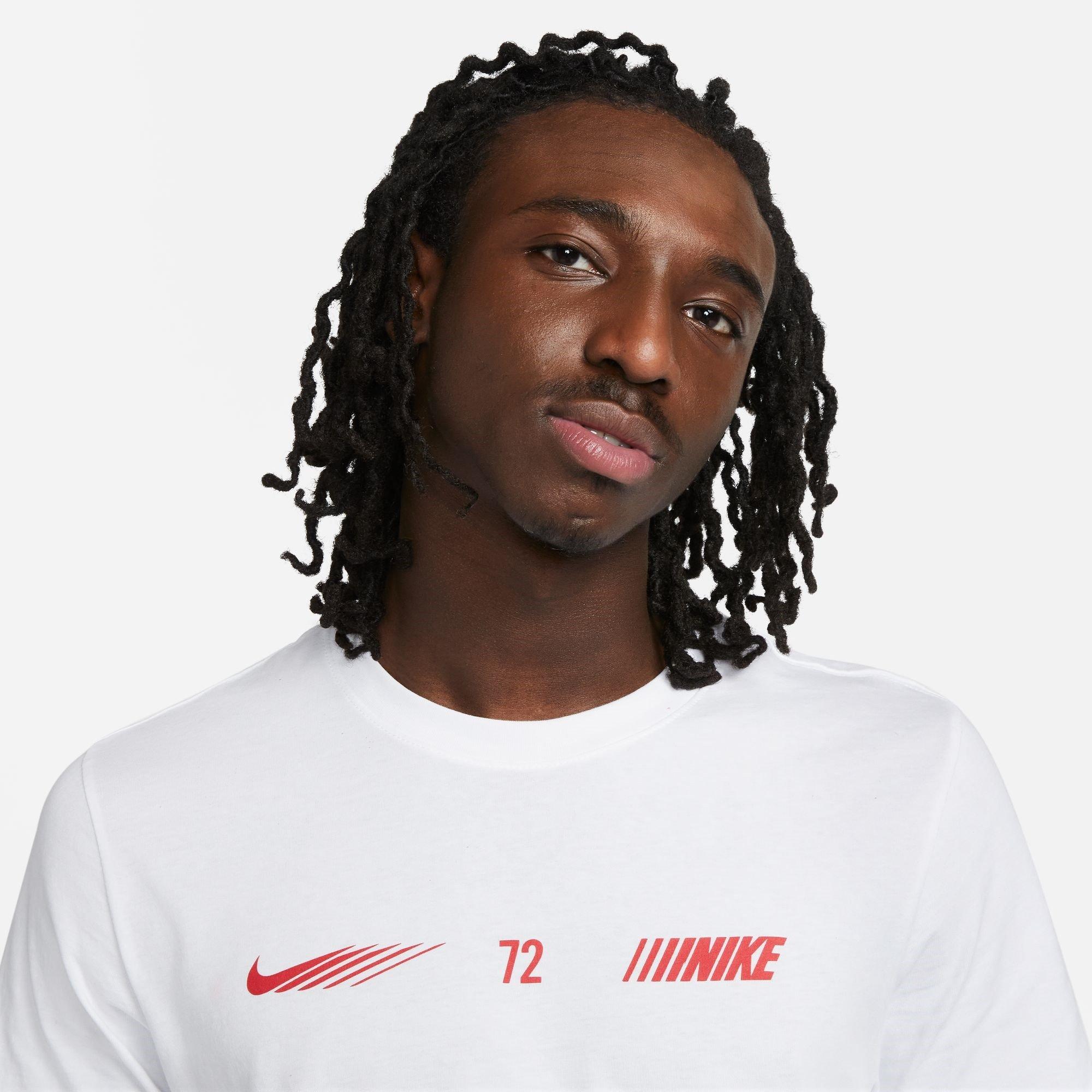 Nike Sportswear Standard Issue T Shirt