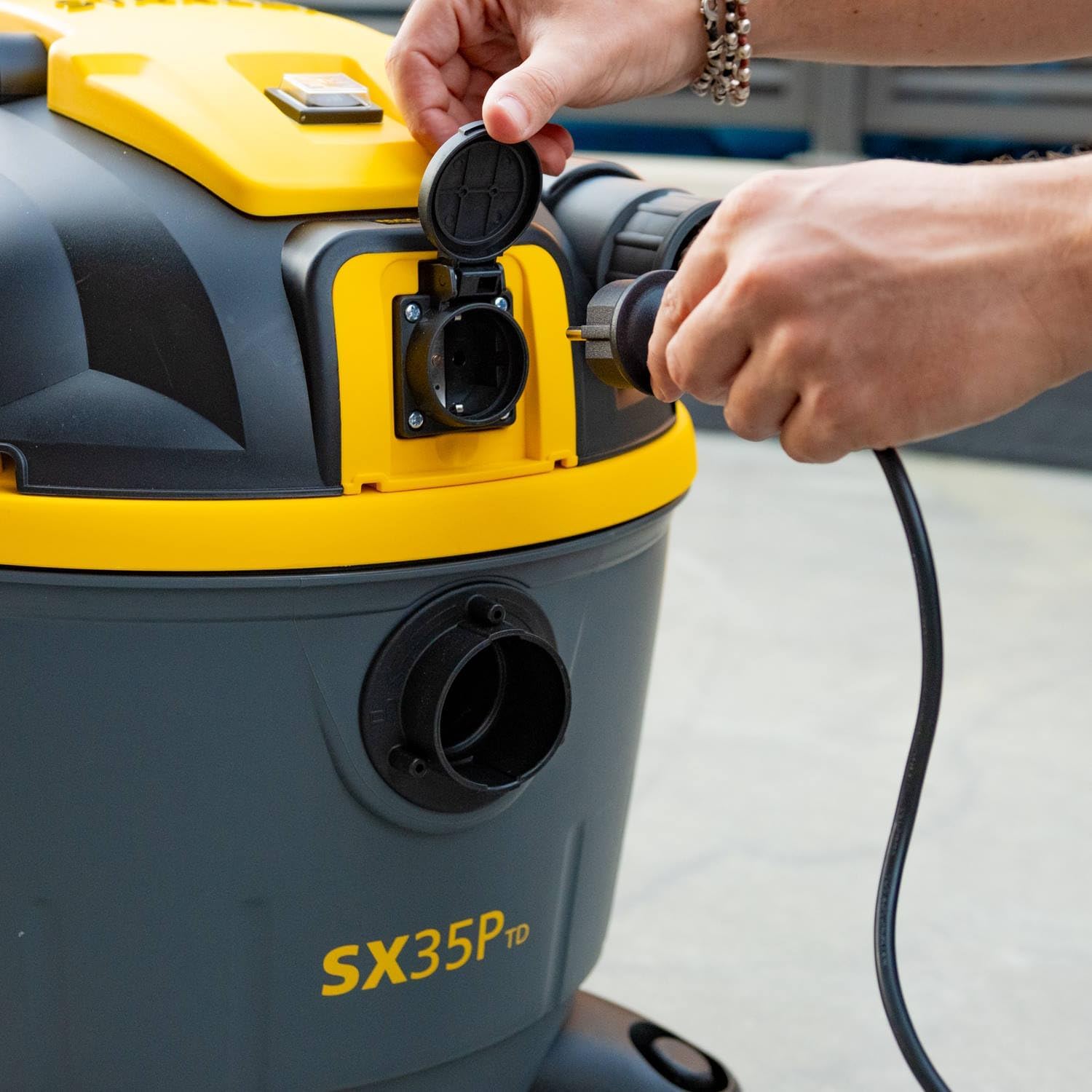 Stanley Nass und Trockensauger SXVC35PTDE (1600 W, 35 l)
