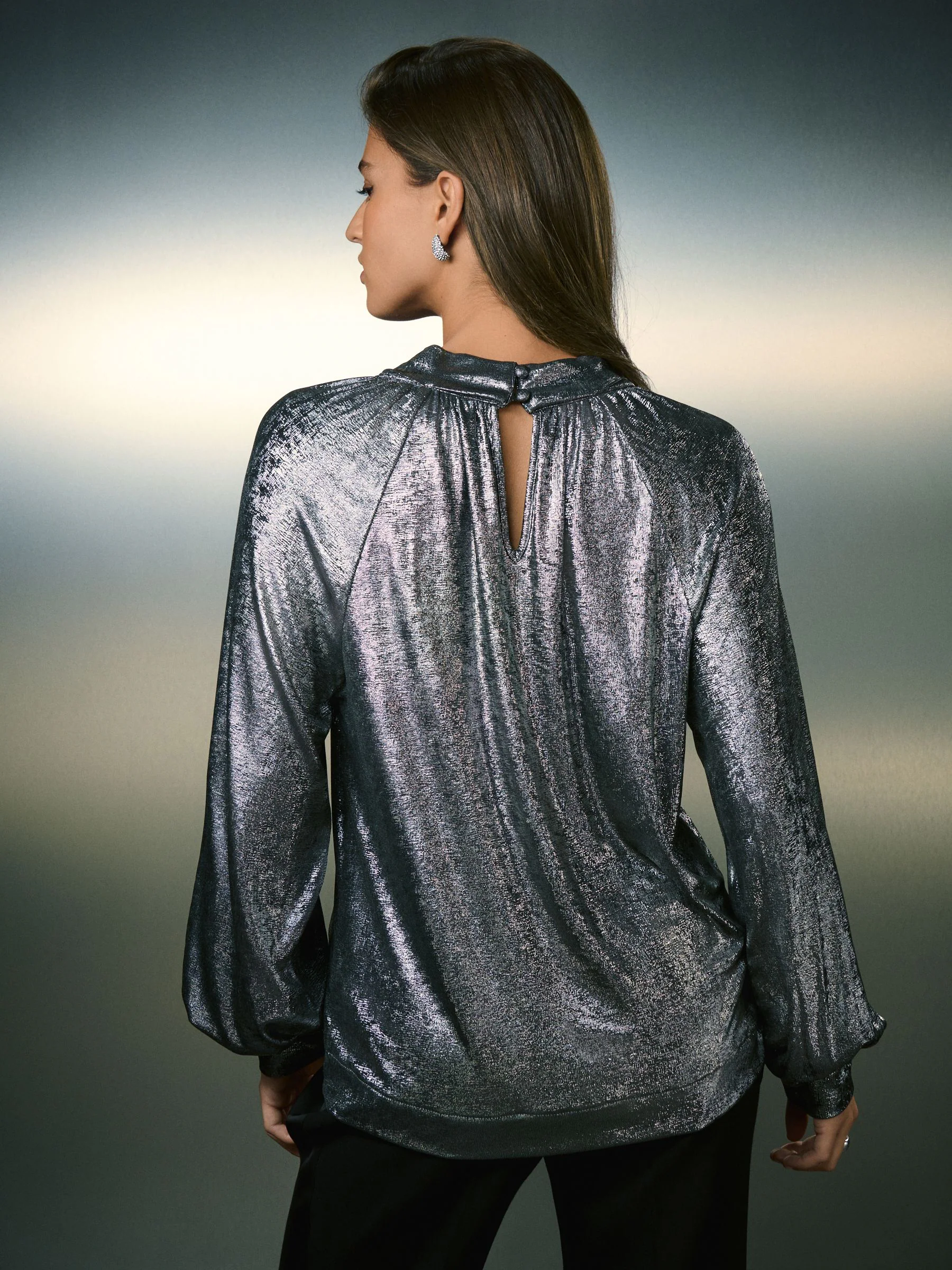 Zilver - Long Sleeve Twist Neck Metallic Lame Blouse
