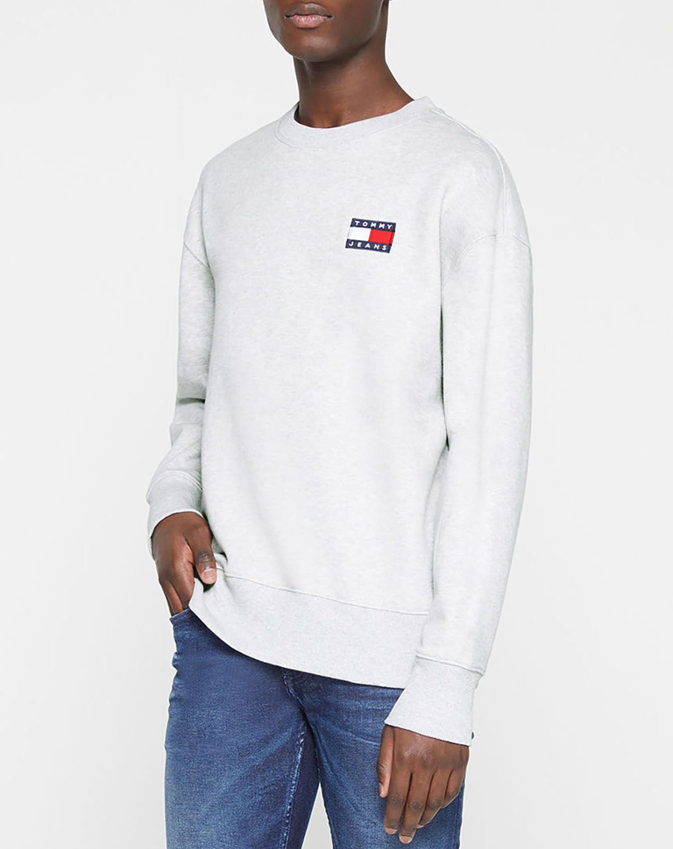 Tommy Jeans Sweat 100% Coton Bio badge crew gris chiné