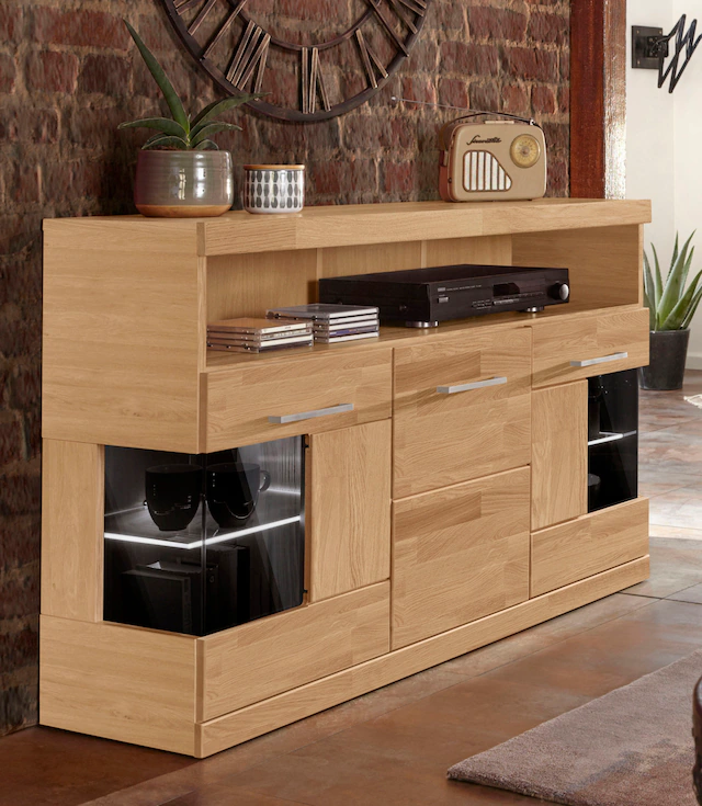 Home affaire Sideboard »Ribe,130cm breit,Fronten Massivholz,2Türen mit gehärtetem Glaseinsatz« Korpus aus Holzwerkstoff, Metall Griffe,7 Fächer, Böden versetzbar