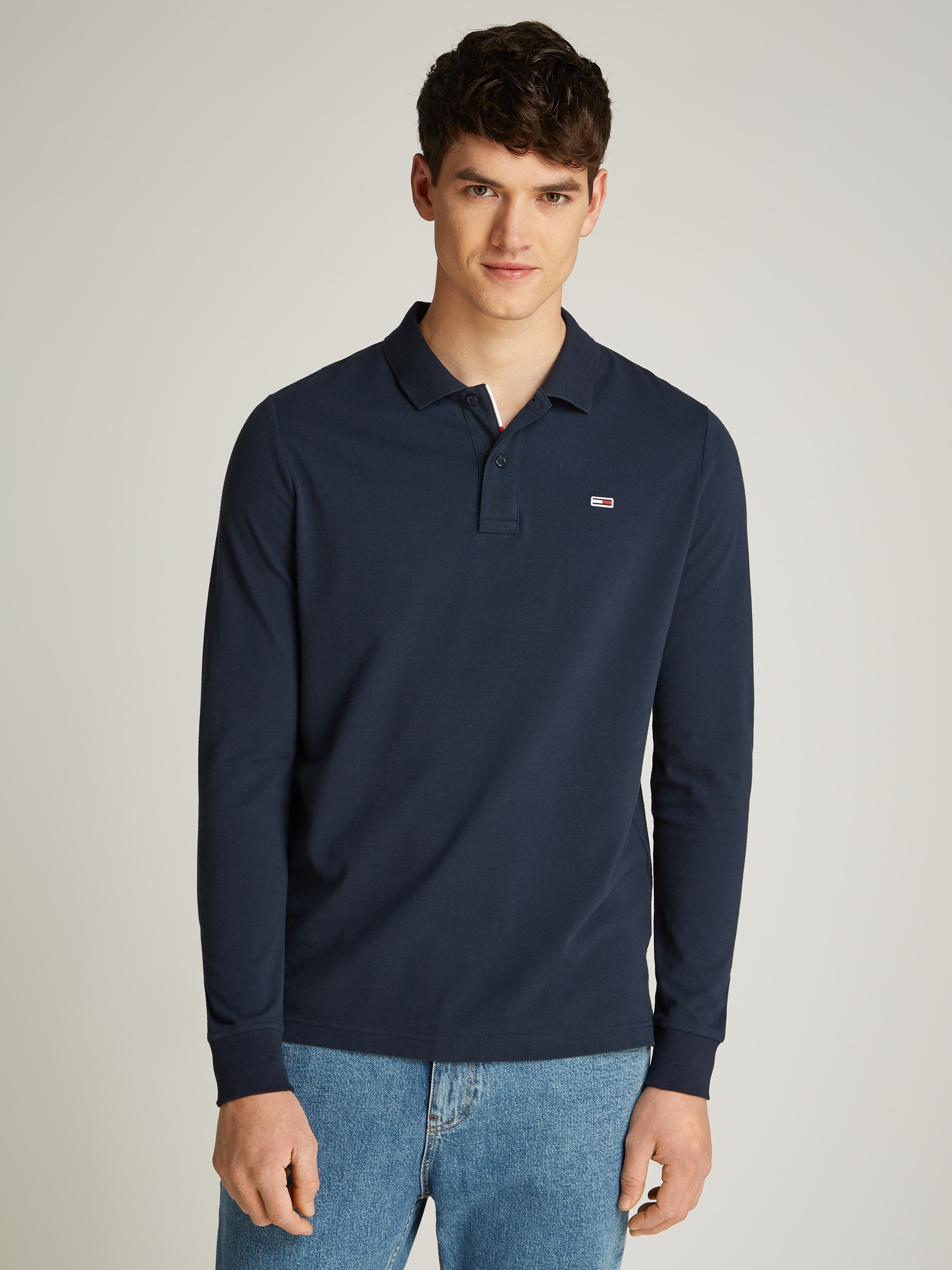 Tommy Jeans Poloshirt »TJM SLIM PLACKET POLO LS EXT«, mit Logostickerei