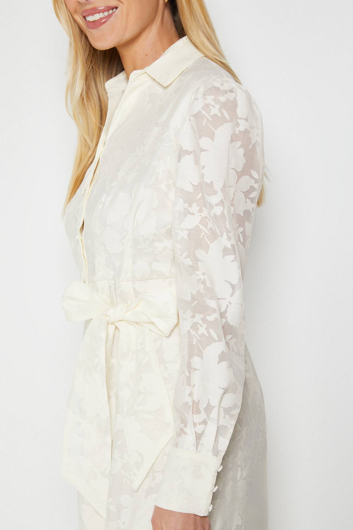 Wallis Robe Midi Ceinturée en Organza Fleuri Petite Taille